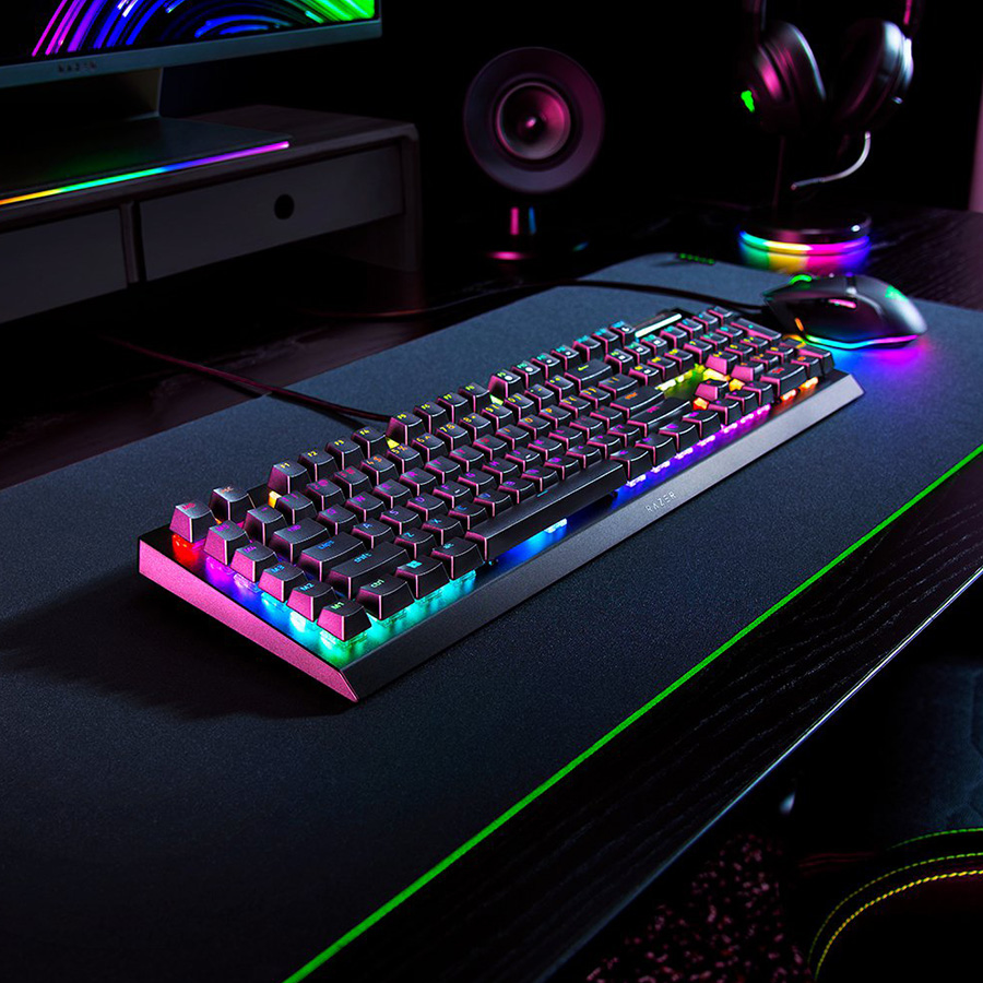 Tastatura Razer BlackWidow V4 X – Mechanical Gaming Keyboard (Green Switch) – US Layout – FRML RZ03-04700100-R3M1