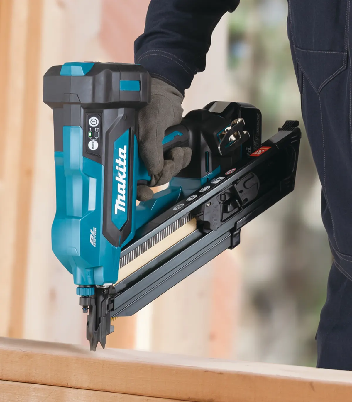 Makita – Akumulatorski pištolj za eksere 18V LXT, DBN900ZK - Image 3
